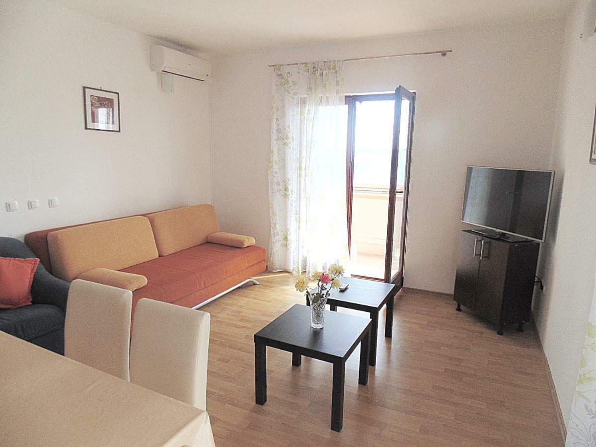 1 Bedroom 55 M2 *